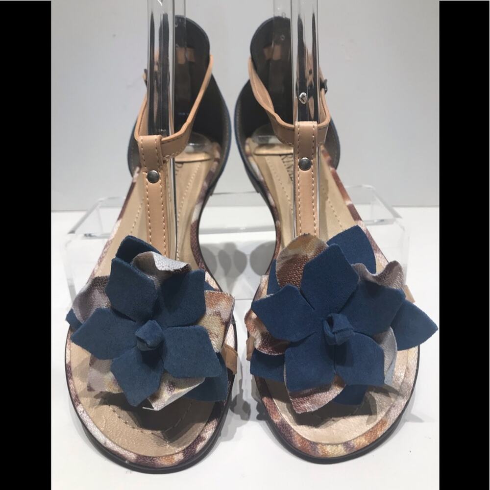 Sona Italia blue and nude sandal T strap